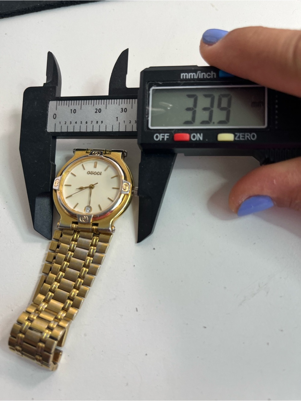 GUCCI 9200M men’s watch 10microns gold pated. - Picture 12 of 16